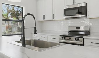 611 3rd St NW, Austin, MN 55912