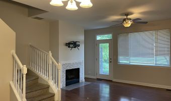 28 Waverly Ct 28, Algonquin, IL 60102