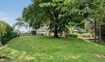 10 Crest Rd, Danbury, CT 06811