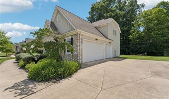 915 Cimarron Oval, Aurora, OH 44202