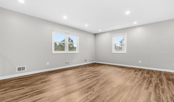 5915 LARPIN Ln, Alexandria, VA 22310