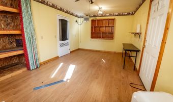 105 S Dubuque St, Albion, IA 50005