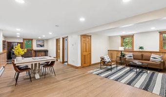836 Old Post Rd, Arundel, ME 04046