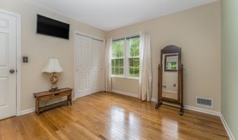 114 Manor Way, Alexandria Twp., NJ 08867