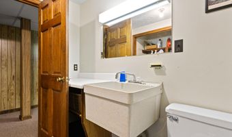 224 Sunderland Dr, Auburn, ME 04210