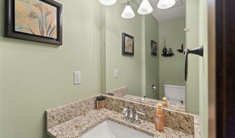 2242 Camelot Ct, Altoona, IA 50009