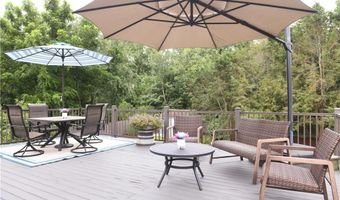 9 Mallory Ct, Cranston, RI 02910