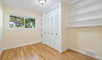 4610 ROXBURY Dr, Bethesda, MD 20814