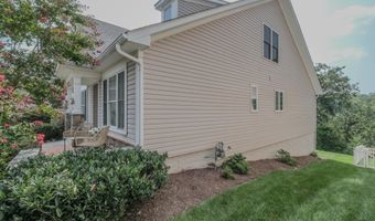 117 HARVESTER Dr, Lake Frederick, VA 22630