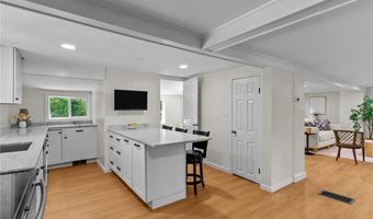 31 Brookside Dr, North Smithfield, RI 02896