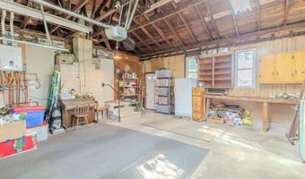 35 Maple Ave, Villas, NJ 08251