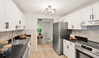 5141 BRADFIELD Dr, Annandale, VA 22003