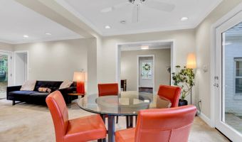 6020 BROAD St, Bethesda, MD 20816