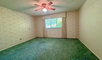 2010 Patricia Dr, Carlsbad, NM 88220