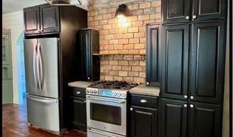 202 Bates St, Batesville, MS 38606