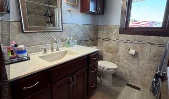 1524 Beechwood Dr, Aurora, NE 68818