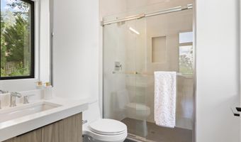 3644 N VERMONT St, Arlington, VA 22207