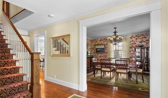 51 Ayrault St, Newport, RI 02840