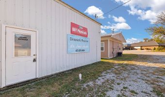 1302 Shull St, Ava, MO 65608