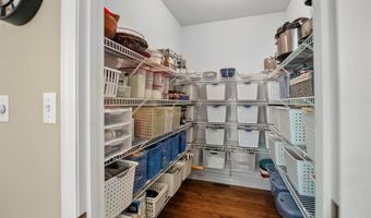 1136 New Ballwin Oaks Dr, Ballwin, MO 63021