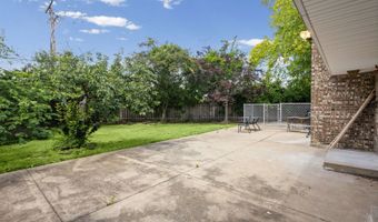 219 W Appletree Ln, Arlington Heights, IL 60004