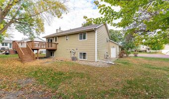 2513 Marwood Dr, Mankato, MN 56001