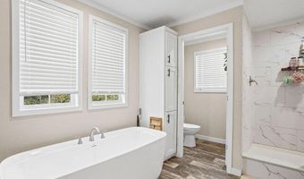 1215 Shores Rd, Alford, FL 32420