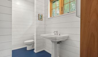 389 Castle Island Rd, Belgrade, ME 04917