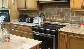 103 Redbud Dr, Batesville, MS 38606