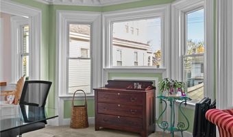 98 Kay St 2, Newport, RI 02840