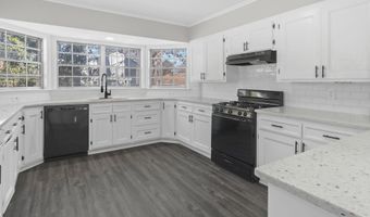 2014 W Lakeview Dr, Benton, AR 72015