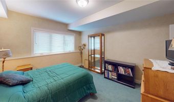 2704 Campus Ln, Albert Lea, MN 56007