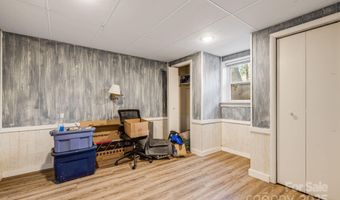 226 Wildflower Rd, Asheville, NC 28804