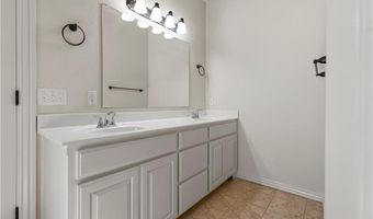 302 NE M St, Bentonville, AR 72712