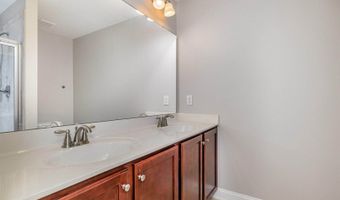 1405 Town Home Dr, Apex, NC 27502