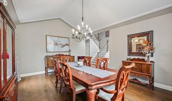 2 Independence Dr, Aberdeen, NJ 07747
