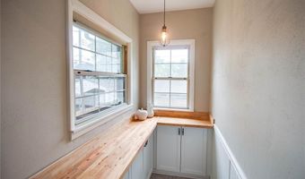 811 McPherson Ave, Alton, IL 62002
