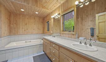 422 Bonny Rigg Hill Rd, Becket, MA 01223