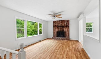 787 Woodlawn Trl, Appomattox, VA 24522