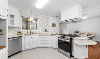 7326 San Bartolo St 220, Carlsbad, CA 92011