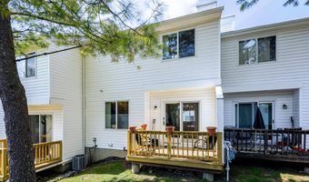 68 Virginia Ave 14, Danbury, CT 06810