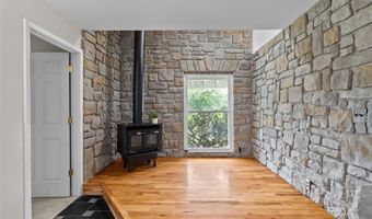 404 Applestone Dr, Ballwin, MO 63021