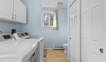 4 Cobble Hill Rd, Lincoln, RI 02865