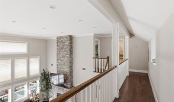 34 Meadow Ln, Amityville, NY 11701