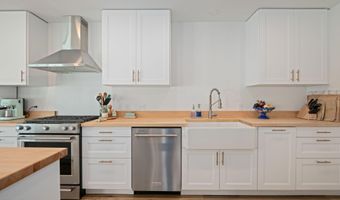 5677 Slicers Cir, Agoura Hills, CA 91301