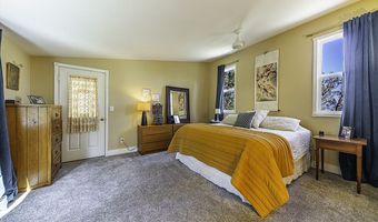 1000 Ivy Ln, Ashland, OR 97520