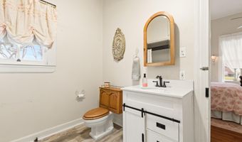 8916 Eastwood Dr, Abbeville, LA 70510
