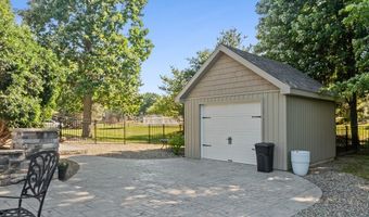2820 Ashwood Dr, Alliance, OH 44601