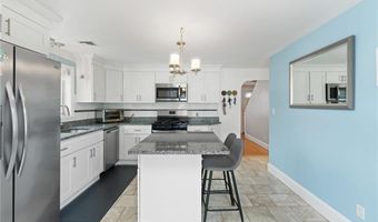 32 Waterman Ave, Johnston, RI 02919