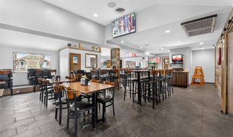 8713 Gravois Rd, Affton, MO 63123